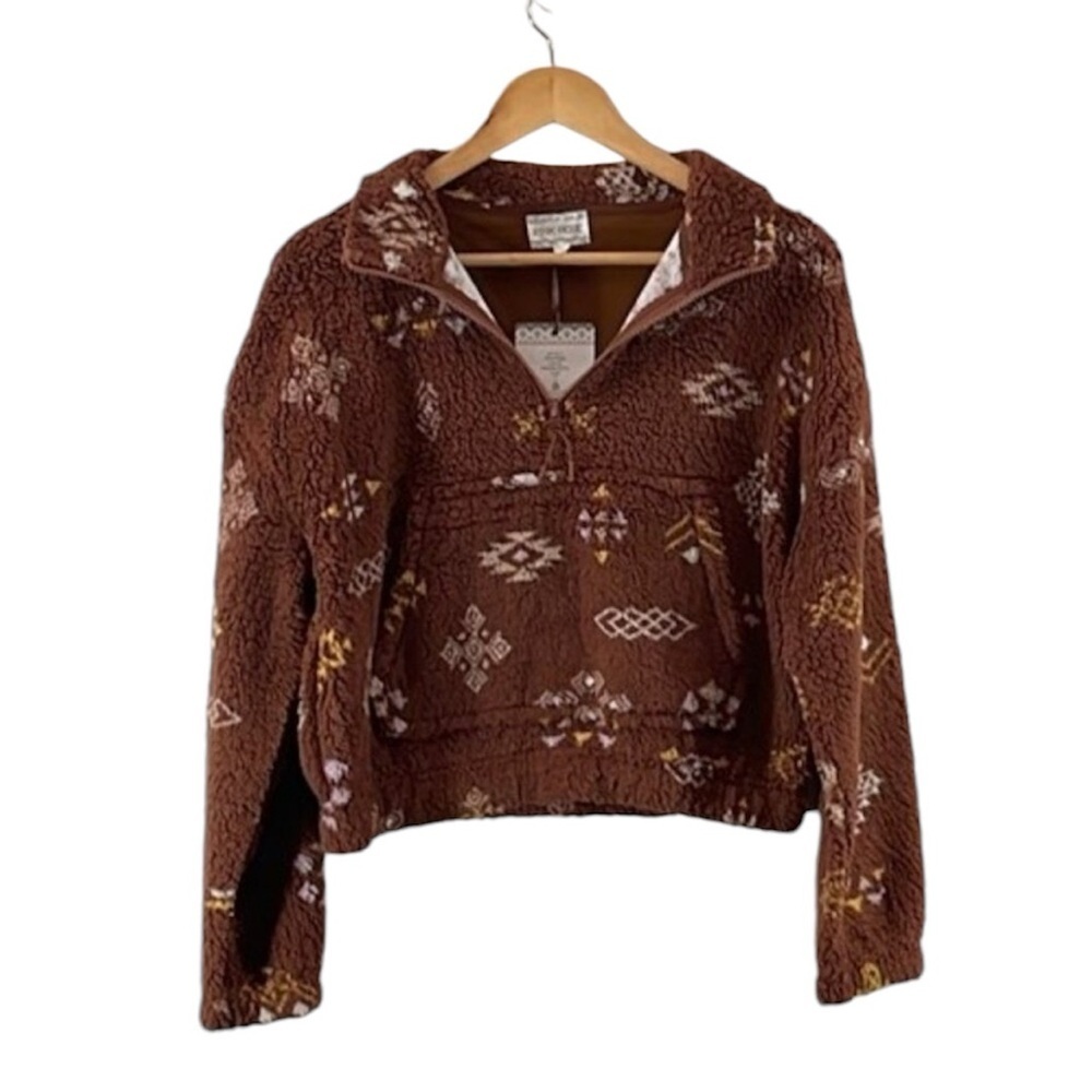 NWT Pink Rose Sherpa Aztec Pattern Quarter Zip Cropped Sweatshirt. Faux Fur